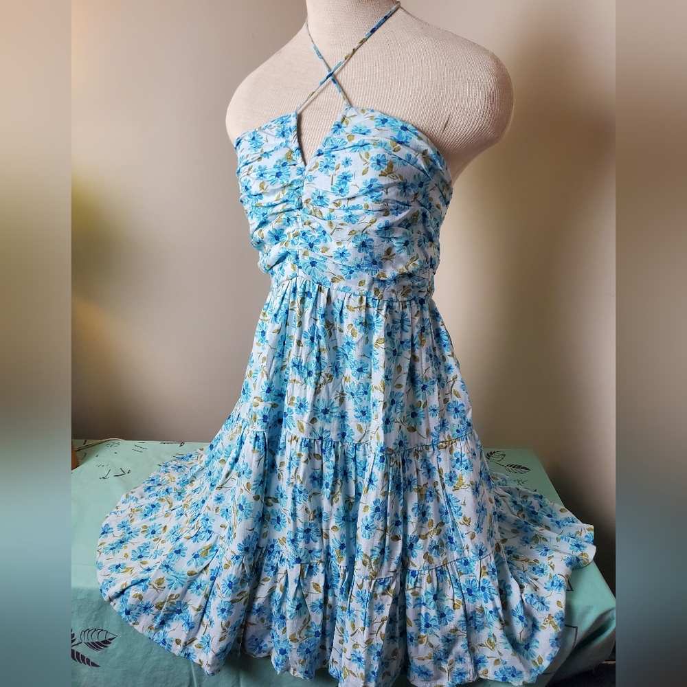 Chic Strapless Blue Floral Dress